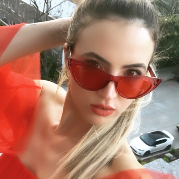 New! Red Cat Eye Sunglasses - Picture 1 of 3